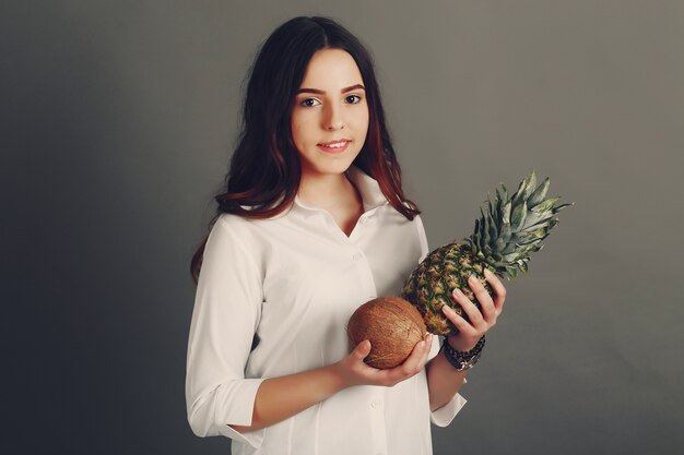 girl with fruit