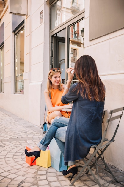 Free photo girls in coffee shop