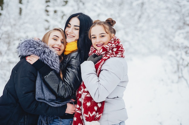 Ragazze in un parco