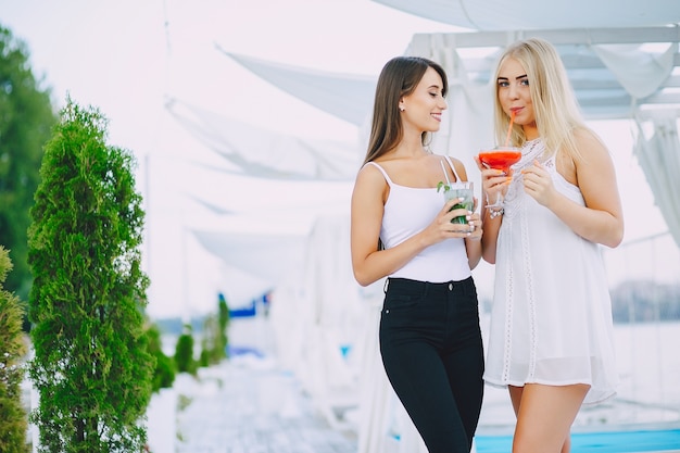 girls with cocktails