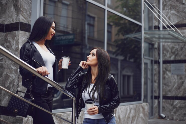 Free Photo girls with coffee