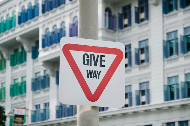 give way sign symbol