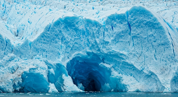 Free Photo glacier cave