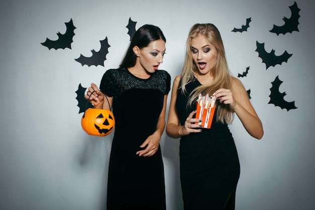 Free photo glamour women on halloween party