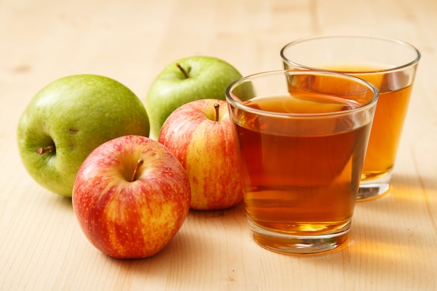 Free photo glass of apple juice