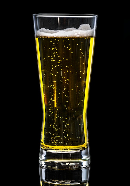 Free photo a glass of cold beer macro photography