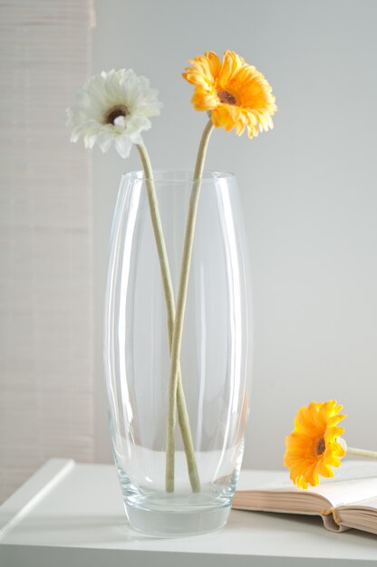 Glass flower vase