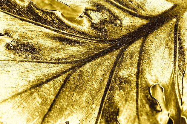 Free photo golden leaf background