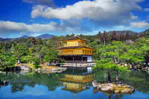 Free photo the golden pavilion. kinkakuji temple in kyoto, japan.