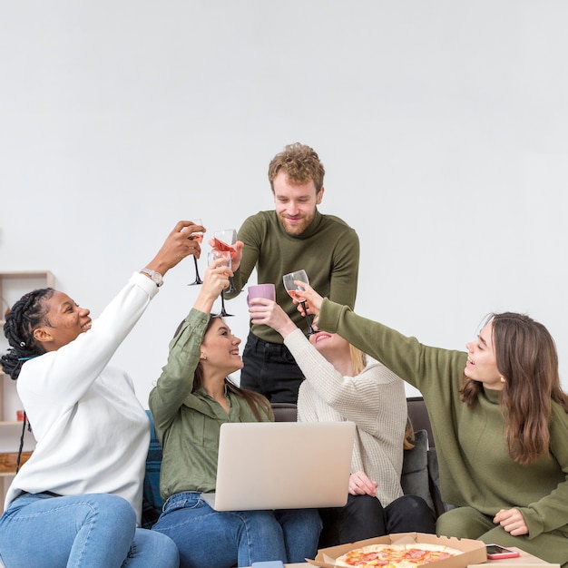 Free photo good friends toasting