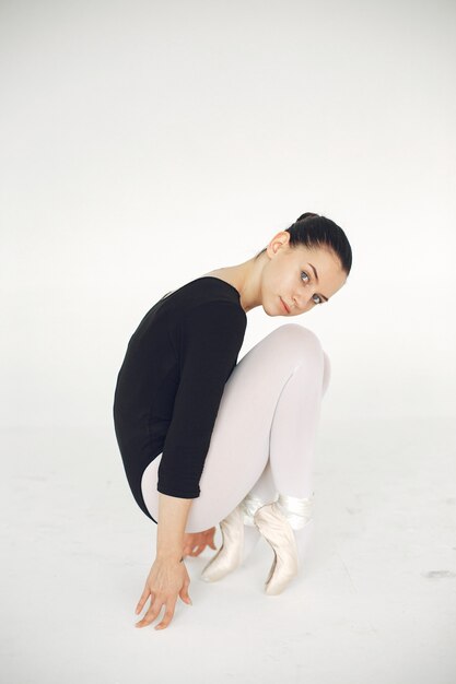 Gorgeous ballet dancer. Ballerina in pointe.