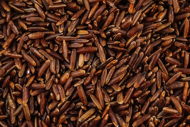 Зерна коричневого риса