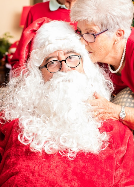 クリスマスにサンタクロースに話し祖母