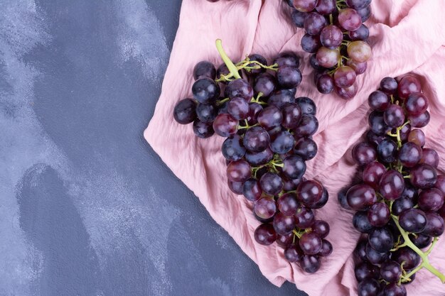 Grape bunches on a piece of kitchen towel