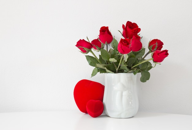 Free photo green blooming object still vase