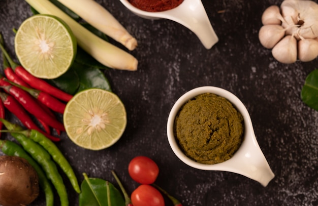 Green curry paste made from chili Free Photo