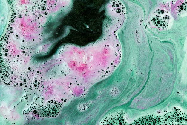 Green foam on liquid 