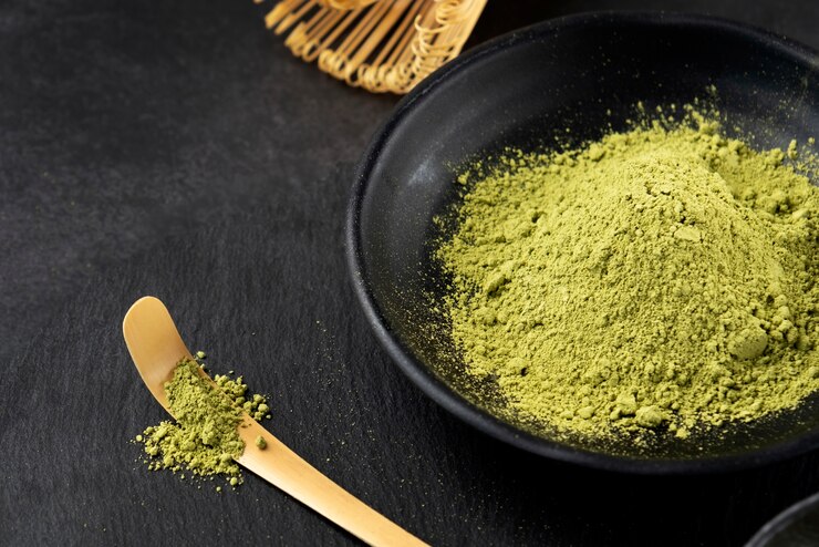 Free Photo green matcha powder still life