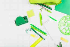 Foto gratuita kit di scuola verde