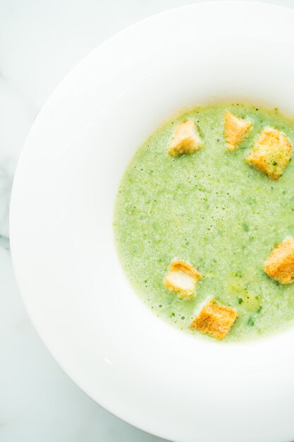 Green spinach cream soup