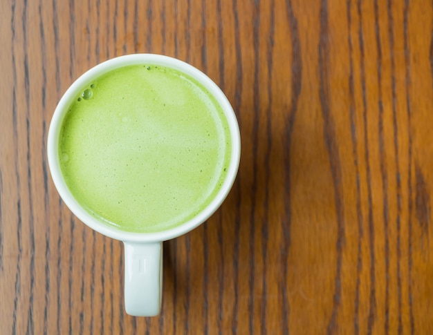 Бесплатное фото Зеленый чай латте