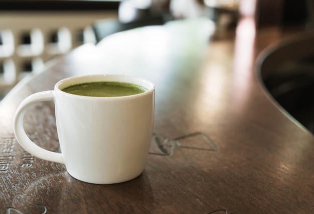 Зеленый чай латте