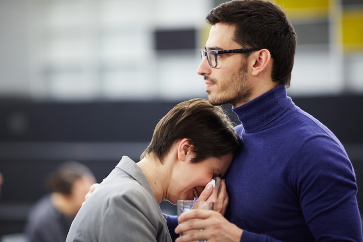 Free Photo grieving together