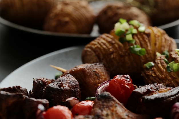 Grilled Beef and Tomato Skewers