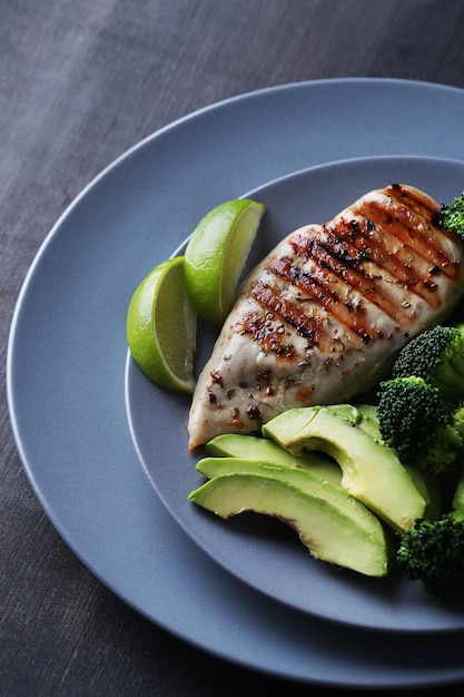 Grilled chicken breast with broccoli