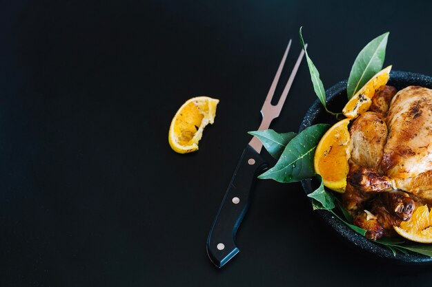 Grilled chicken with lemon and bay leaves