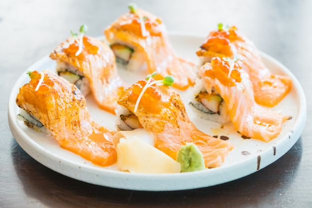 Grilled salmon sushi roll