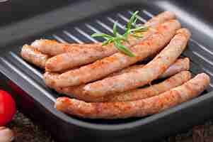 Free photo grilled sausages