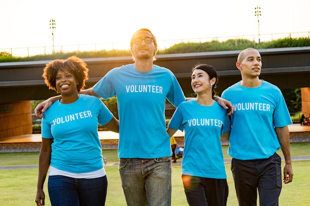 Free photo group of happy and diverse volunteers
