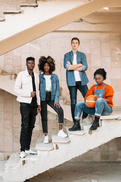 Free photo group of teenagers posing together