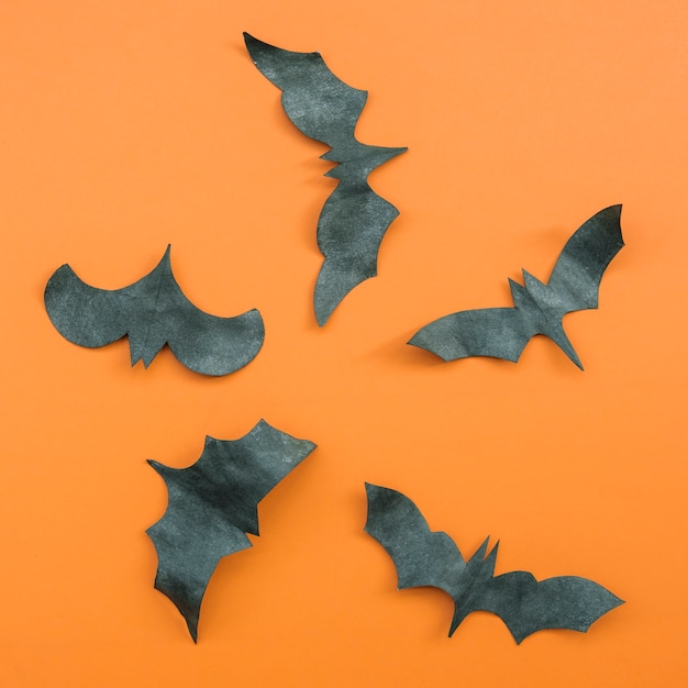 Foto gratuita applicazione di halloween con pipistrelli volanti