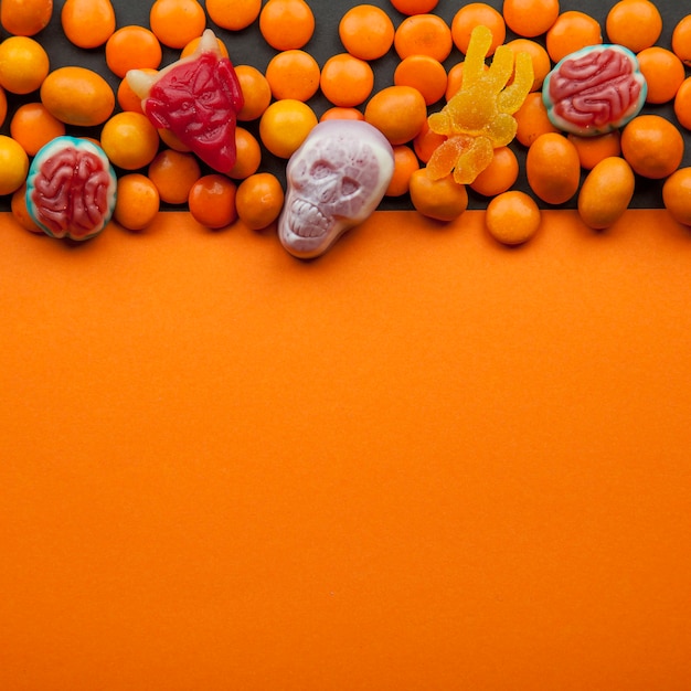 Бесплатное фото Конфеты хэллоуина с чечевицей