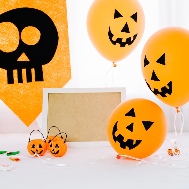 Foto gratuita composizione di halloween con palloncini