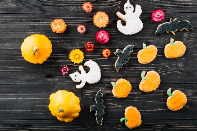 Halloween cookies with pumpkins and flowers