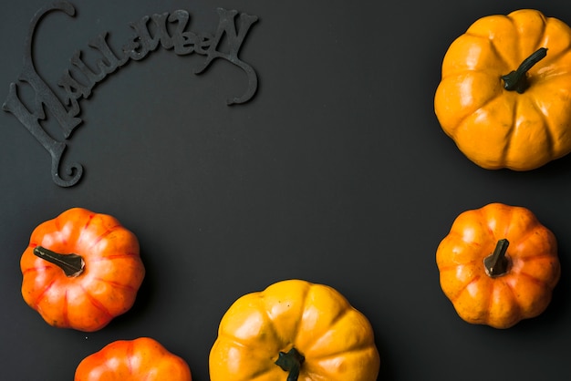 Foto gratuita zucche fresche di halloween