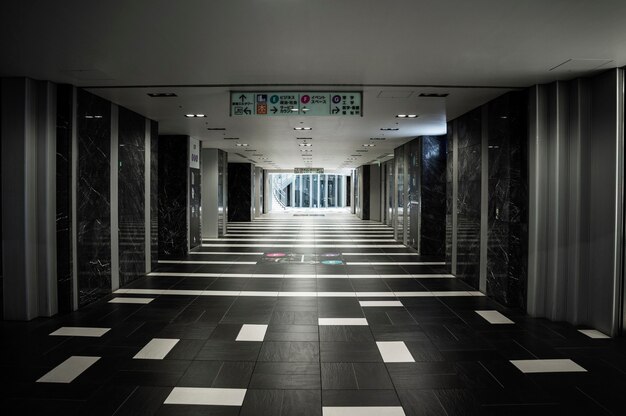 建物の廊下
