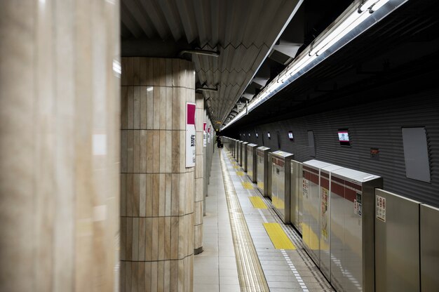 建物の廊下