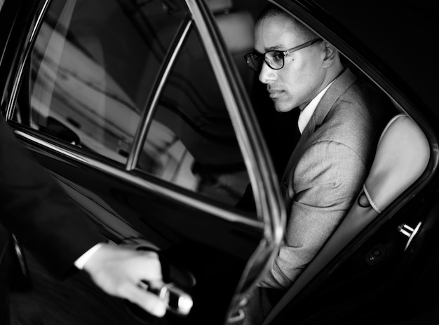 Free photo hand open car door businessman