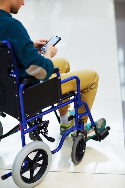 Handicapped using smartphone