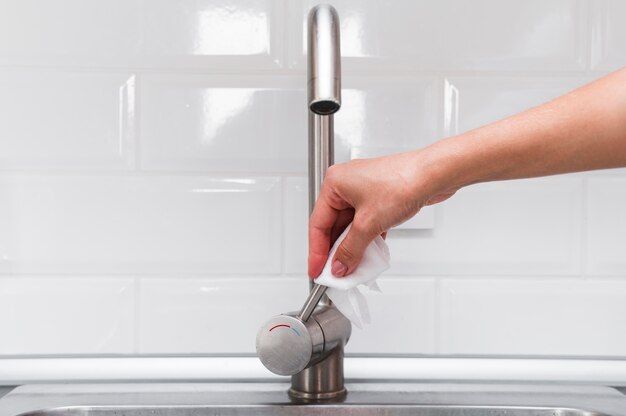 Hands disinfecting faucet