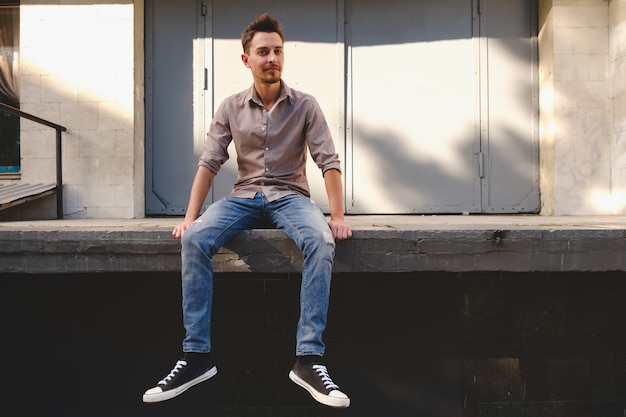 Free photo handsome man outdoors portrait