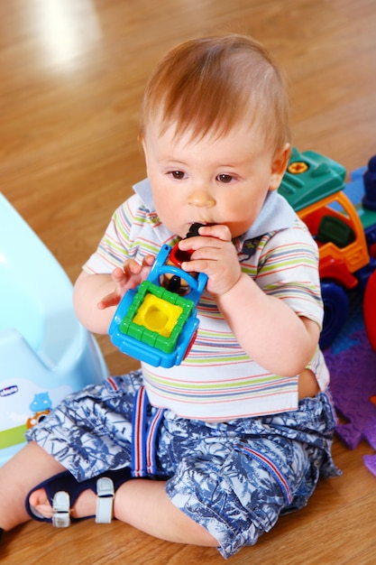 子供たちと幸せで美しい家族