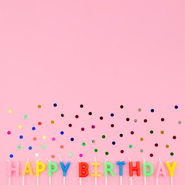 Free photo happy birthday message with confetti