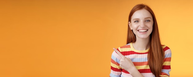 Free photo happy charismatic smiling young ginger girl blue eyes sincere tender grin laughing broadly having