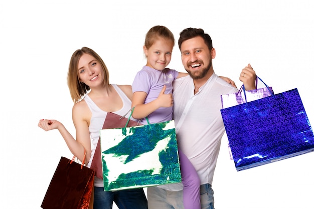 Счастливая семья с сумками