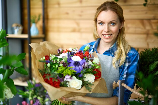 Free photo happy florist